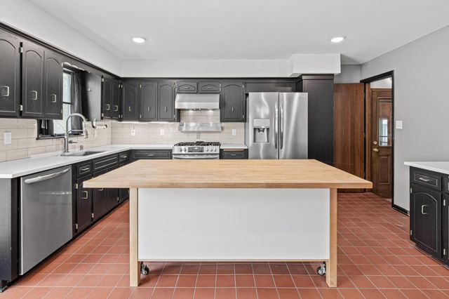 4936 Abbott Avenue N, Brooklyn Center, MN 55429