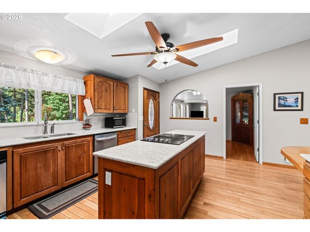 24466 BOLTON HILL Rd, Veneta, OR 97487