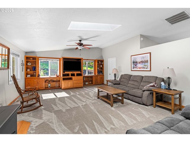 24466 BOLTON HILL Rd, Veneta, OR 97487