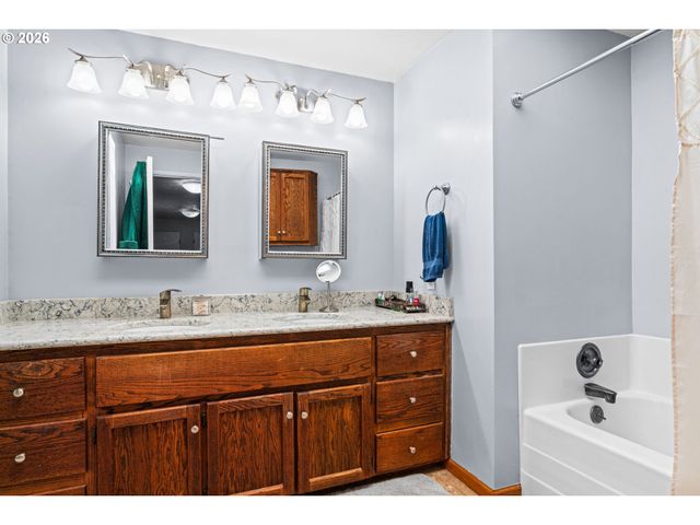 24466 BOLTON HILL Rd, Veneta, OR 97487