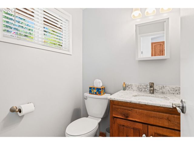 24466 BOLTON HILL Rd, Veneta, OR 97487