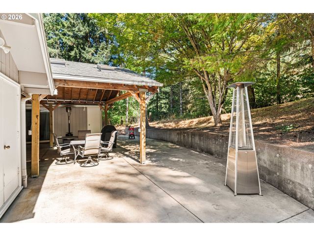 24466 BOLTON HILL Rd, Veneta, OR 97487