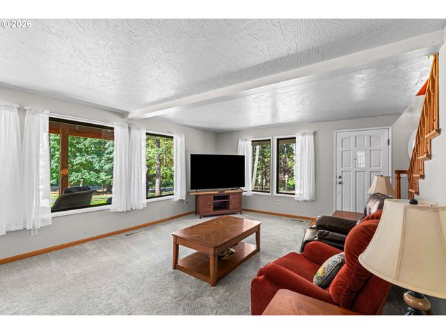 24466 BOLTON HILL Rd, Veneta, OR 97487