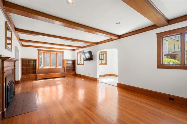 43 Laconia Rd, Worcester, MA 01609