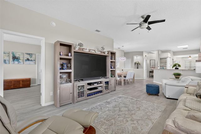 21725 KING RICHARDS WAY, Leesburg, FL 34748