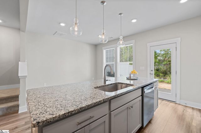 26 Starlake Road, Simpsonville, SC 29681