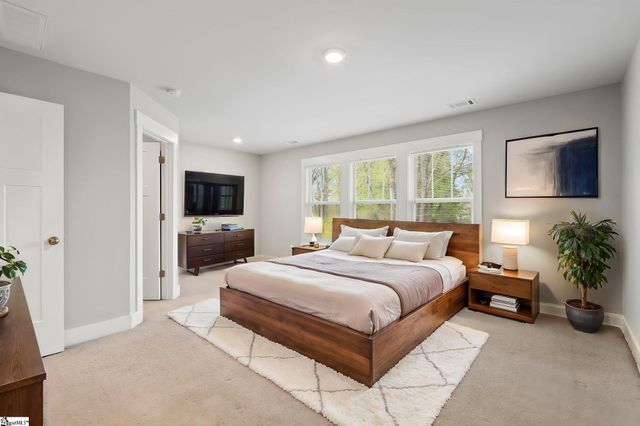 26 Starlake Road, Simpsonville, SC 29681