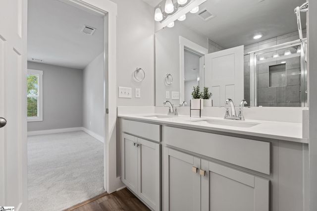 26 Starlake Road, Simpsonville, SC 29681