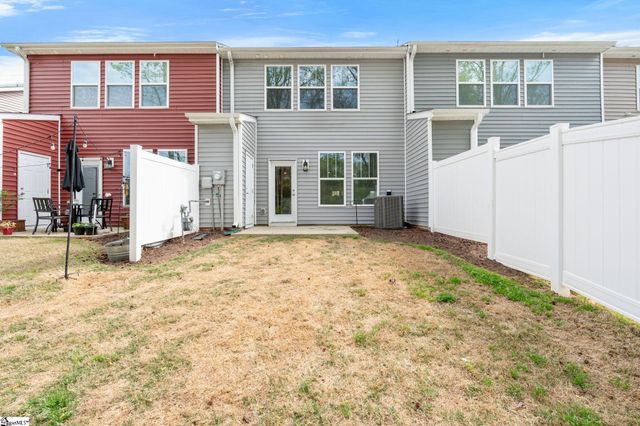 26 Starlake Road, Simpsonville, SC 29681