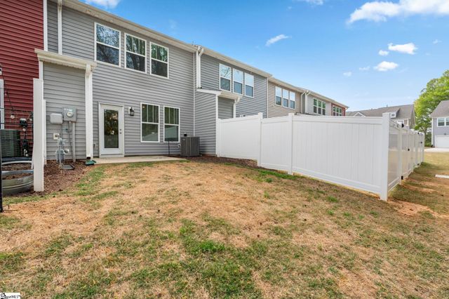 26 Starlake Road, Simpsonville, SC 29681
