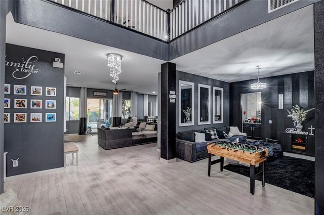 8826 Dramatic Gold Avenue, Las Vegas, NV 89178