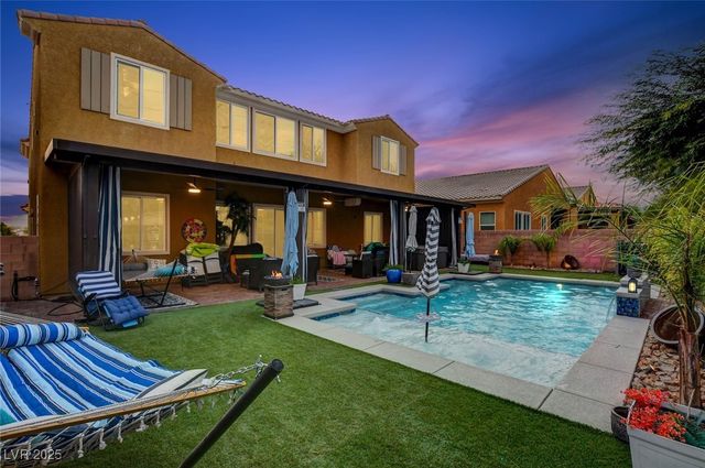 8826 Dramatic Gold Avenue, Las Vegas, NV 89178