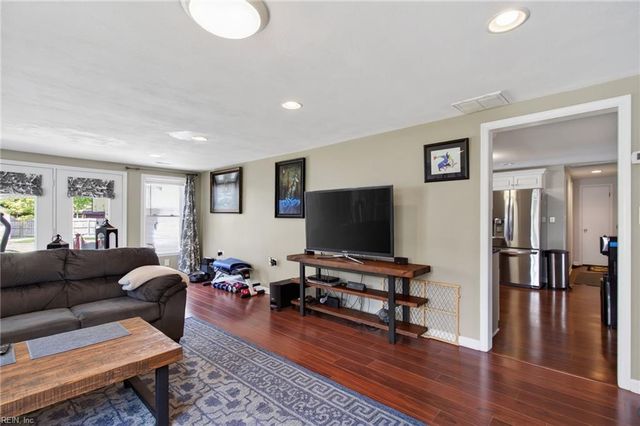 220 Marion DR, Chesapeake, VA 23322
