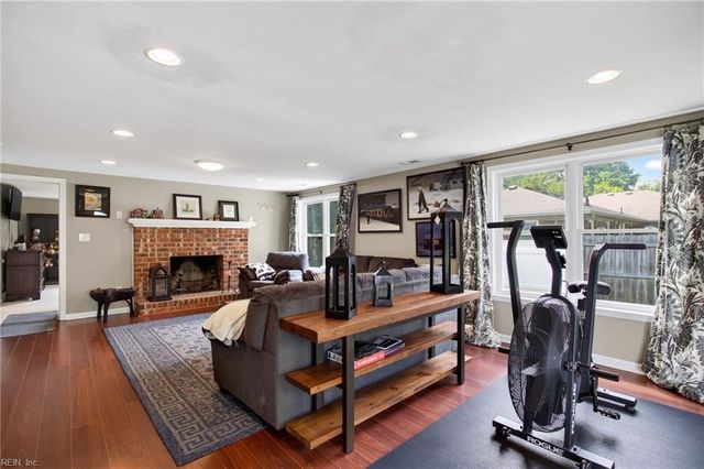 220 Marion DR, Chesapeake, VA 23322
