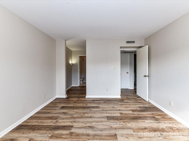 1323 Queens Road 308, Charlotte, NC 28207