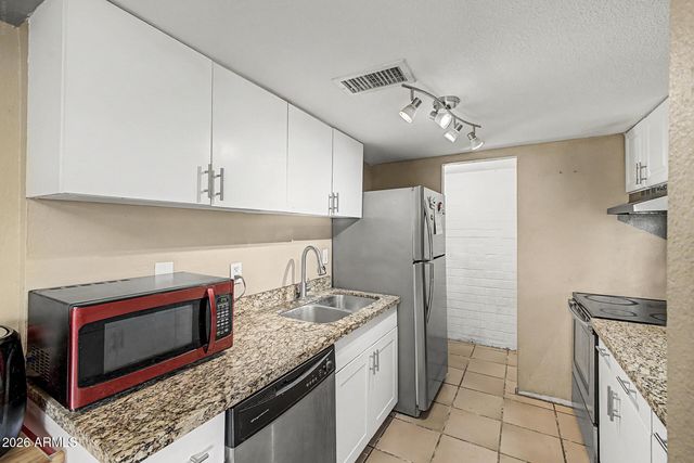 3404 W ECHO Lane, Phoenix, AZ 85051