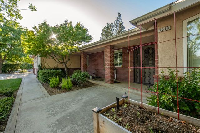 1510 E Goshen Avenue, Fresno, CA 93720