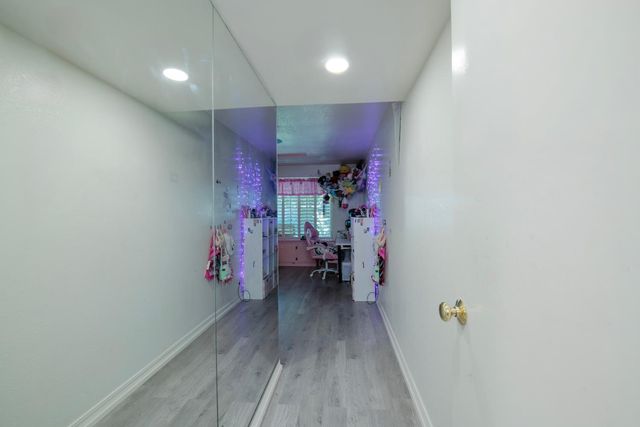 1510 E Goshen Avenue, Fresno, CA 93720