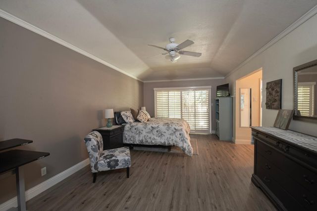 1510 E Goshen Avenue, Fresno, CA 93720