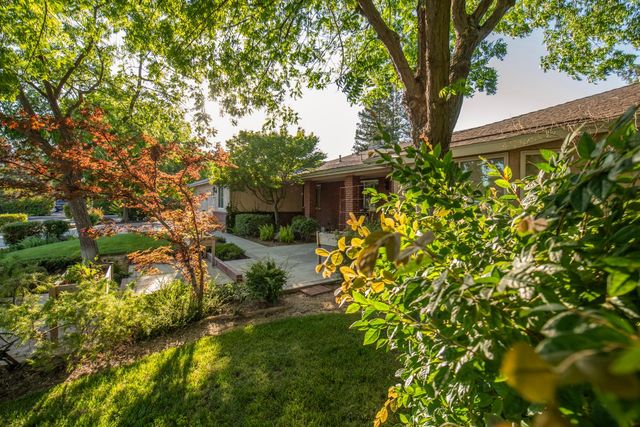 1510 E Goshen Avenue, Fresno, CA 93720