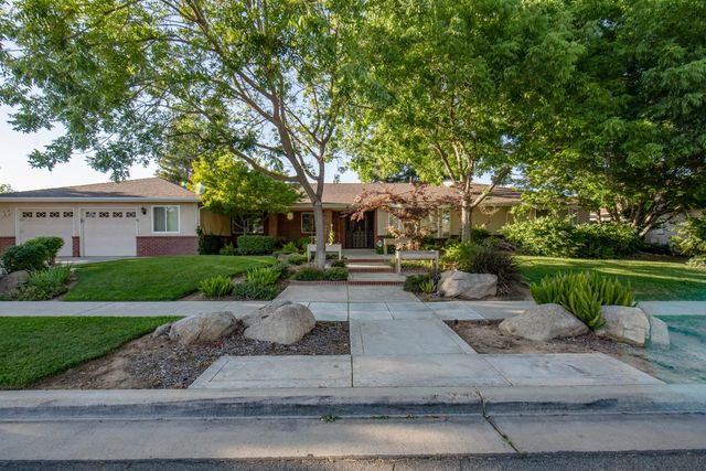 1510 E Goshen Avenue, Fresno, CA 93720