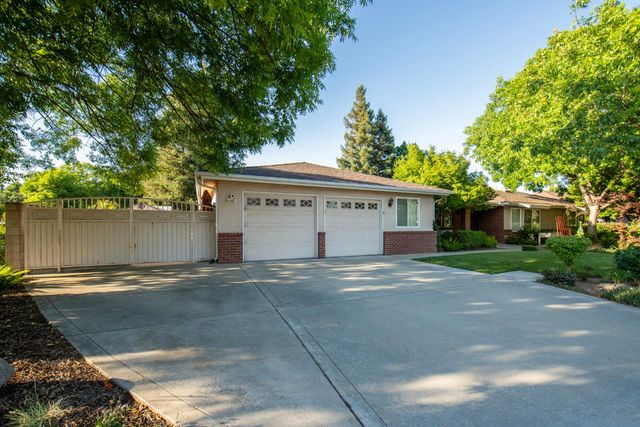 1510 E Goshen Avenue, Fresno, CA 93720