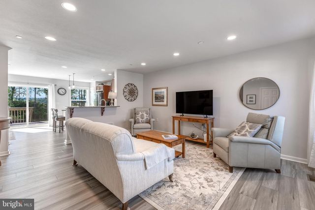 116 HIGHPOINT PARK DR, Pleasant Gap, PA 16823