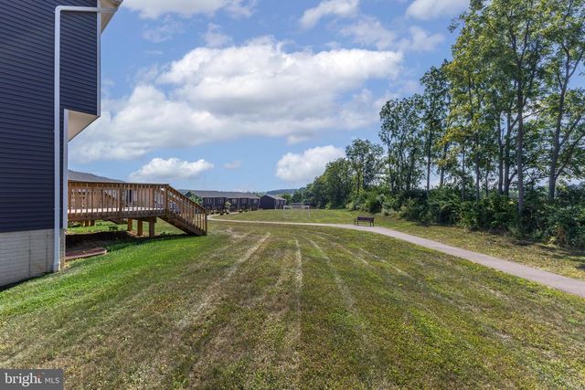 116 HIGHPOINT PARK DR, Pleasant Gap, PA 16823