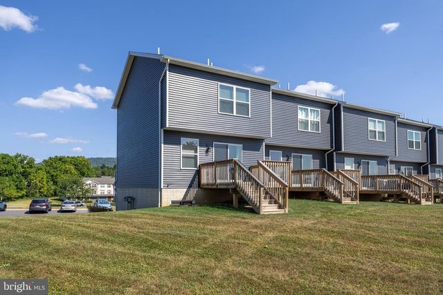 116 HIGHPOINT PARK DR, Pleasant Gap, PA 16823