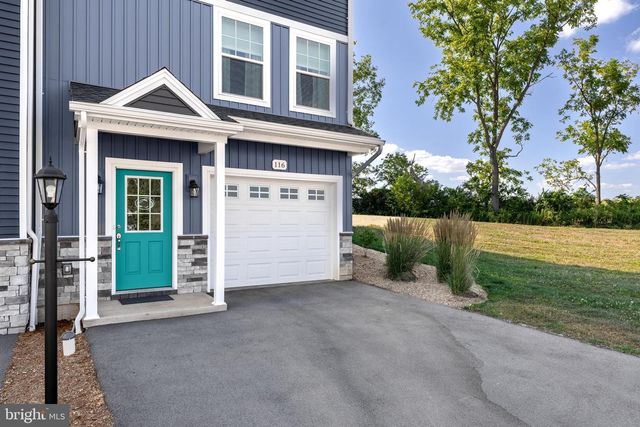 116 HIGHPOINT PARK DR, Pleasant Gap, PA 16823