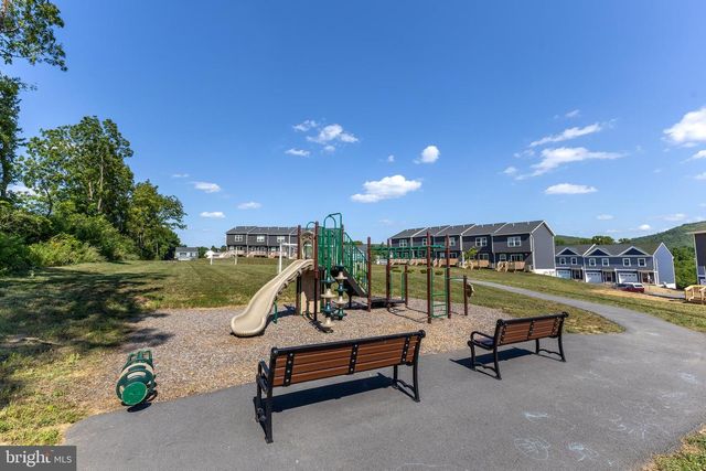 116 HIGHPOINT PARK DR, Pleasant Gap, PA 16823