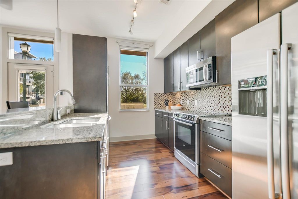 1320 Robert Browning ST 109, Austin, TX 78723