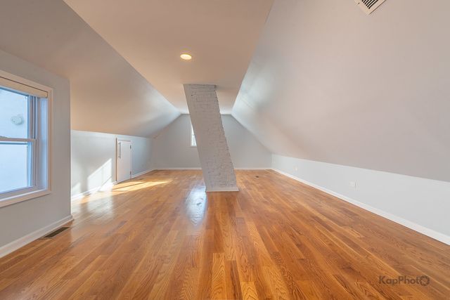 3328 S Emerald Avenue 3, Chicago, IL 60616