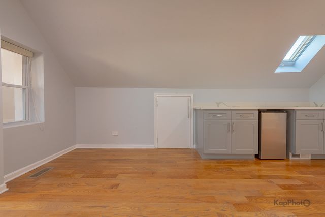 3328 S Emerald Avenue 3, Chicago, IL 60616