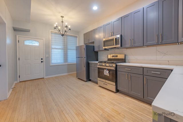 3328 S Emerald Avenue 3, Chicago, IL 60616