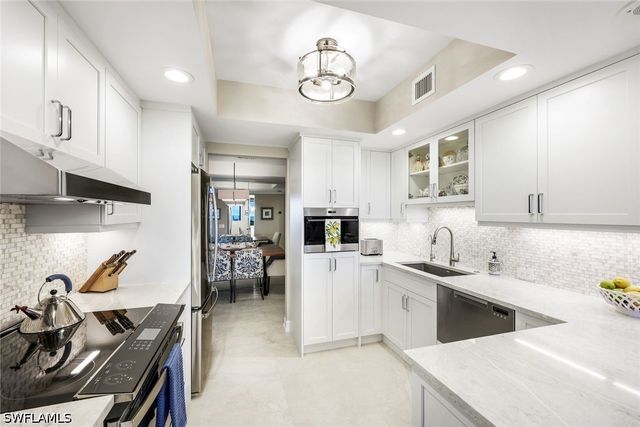 7225 Pelican Bay BLVD 604, Naples, FL 34108