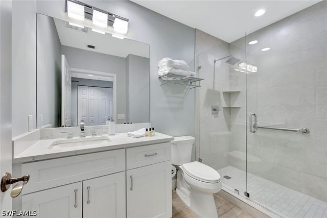 7225 Pelican Bay BLVD 604, Naples, FL 34108