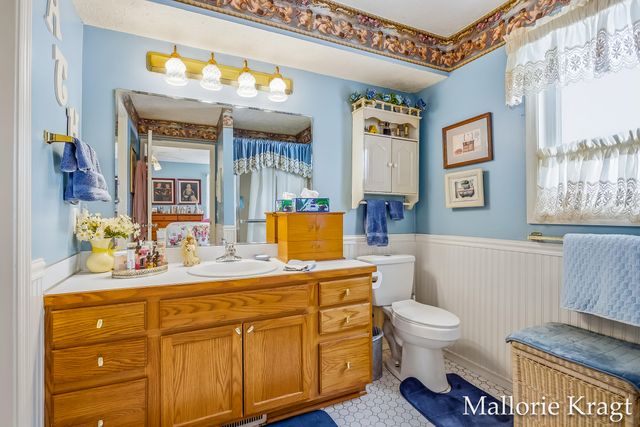 3170 W Crystal Waters Drive 2, Holland Twp, MI 49424