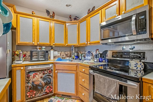 3170 W Crystal Waters Drive 2, Holland Twp, MI 49424