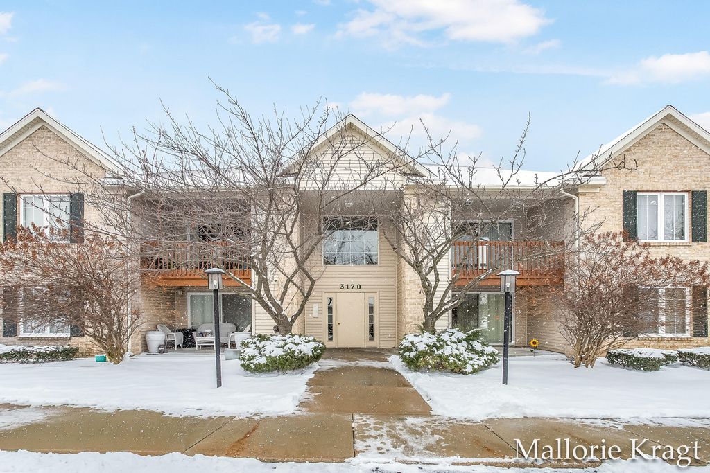3170 W Crystal Waters Drive 2, Holland Twp, MI 49424