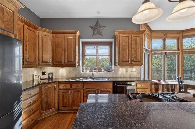 8615 NW Baker Road Circle, Kansas City, MO 64153