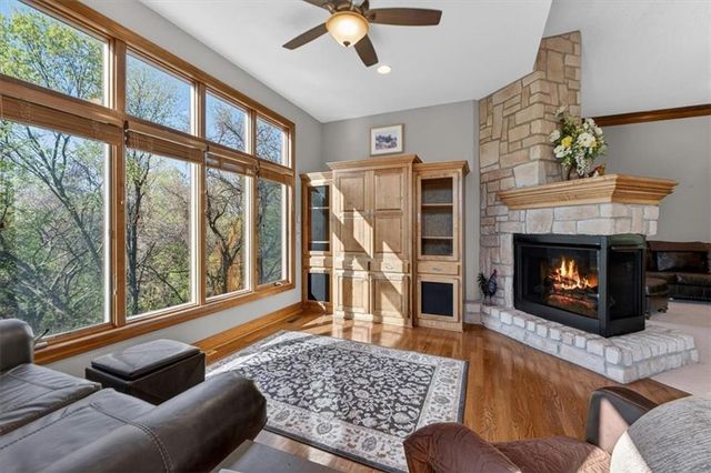 8615 NW Baker Road Circle, Kansas City, MO 64153