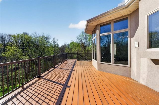 8615 NW Baker Road Circle, Kansas City, MO 64153