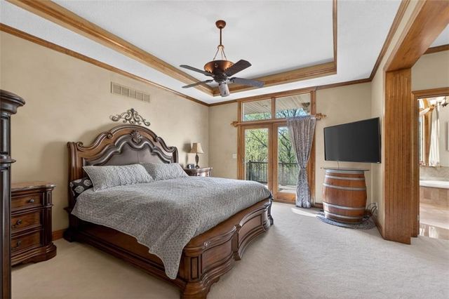 8615 NW Baker Road Circle, Kansas City, MO 64153
