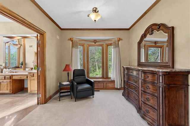 8615 NW Baker Road Circle, Kansas City, MO 64153