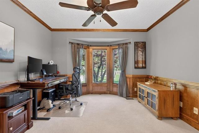 8615 NW Baker Road Circle, Kansas City, MO 64153