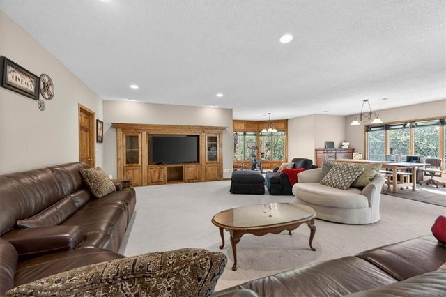 8615 NW Baker Road Circle, Kansas City, MO 64153