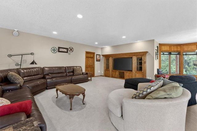8615 NW Baker Road Circle, Kansas City, MO 64153