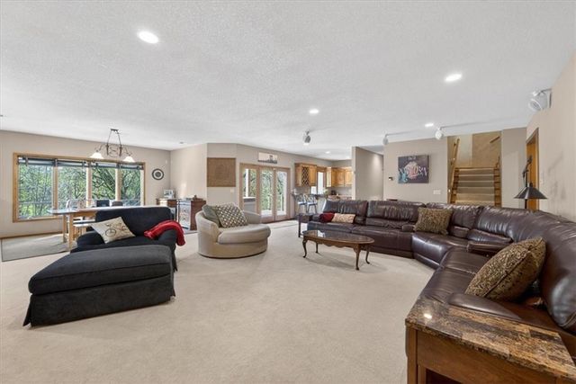 8615 NW Baker Road Circle, Kansas City, MO 64153