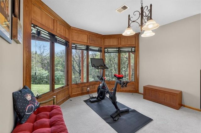 8615 NW Baker Road Circle, Kansas City, MO 64153